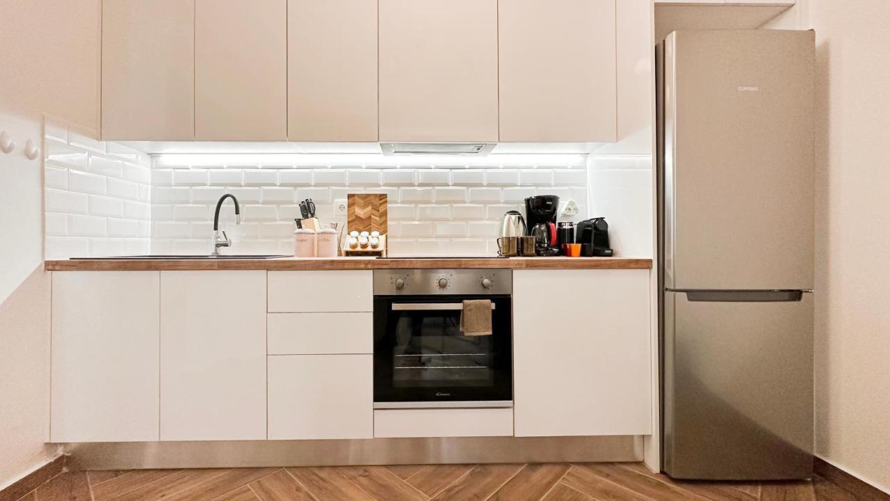 Apartmán Valtetsiou Central 50Sqm Apt In Atény Exteriér fotografie