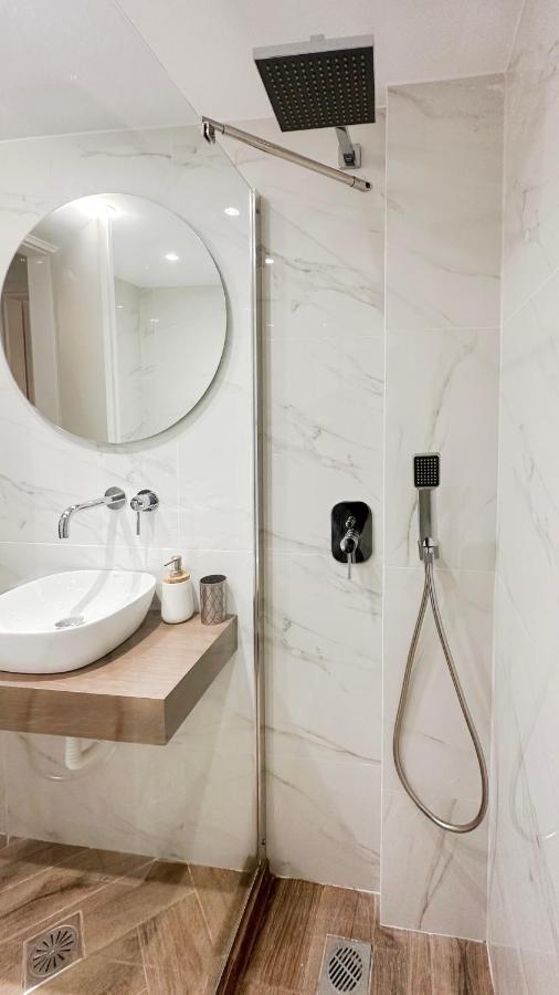 Apartmán Valtetsiou Central 50Sqm Apt In Atény Exteriér fotografie
